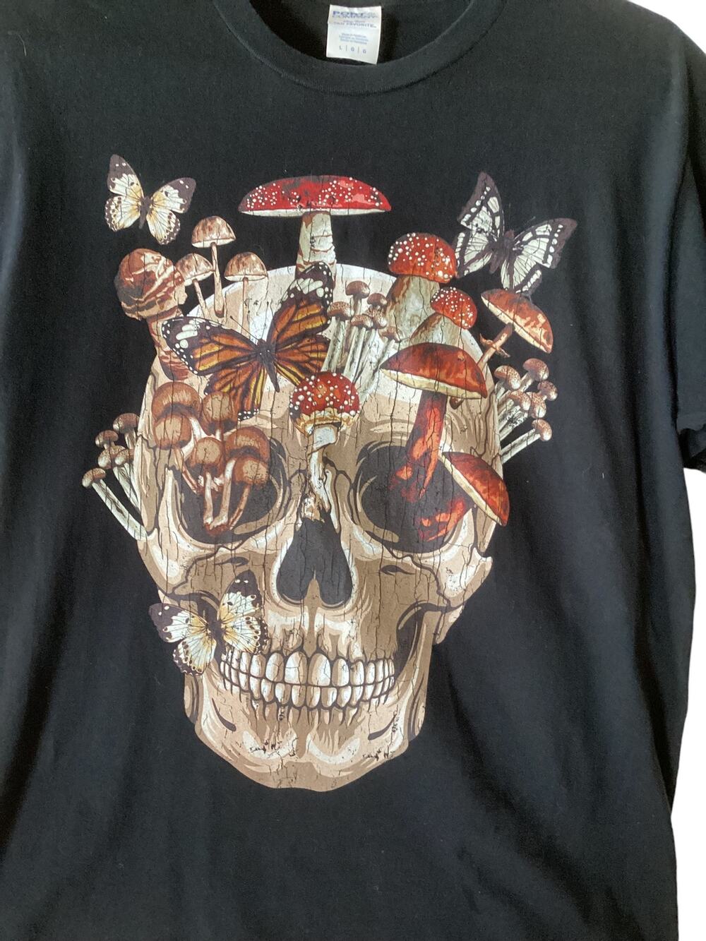 Skeleton Mushrooms Graphic Tee Size L